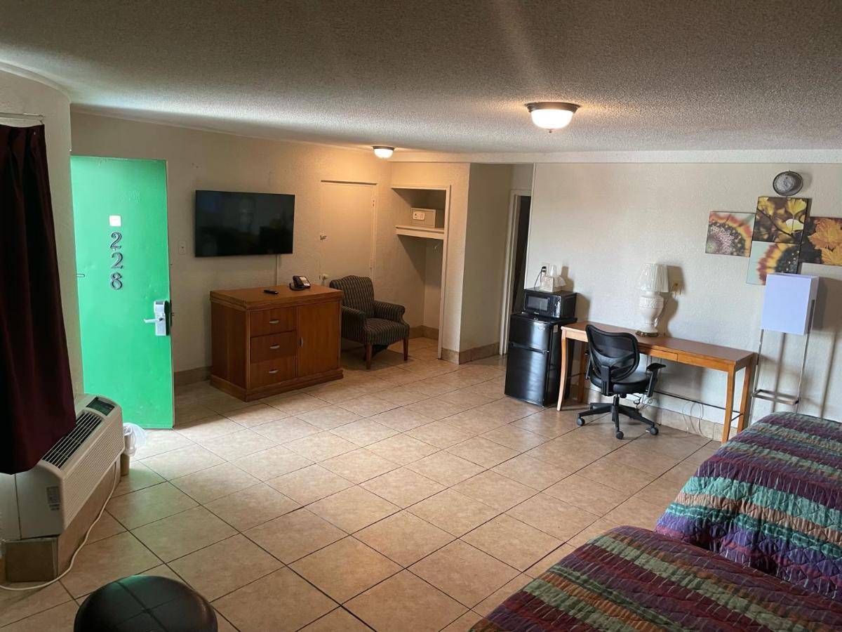 Budgetel Inn And Suites - Louisville Kültér fotó