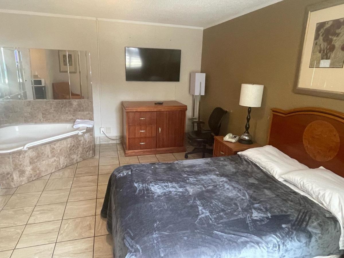 Budgetel Inn And Suites - Louisville Kültér fotó